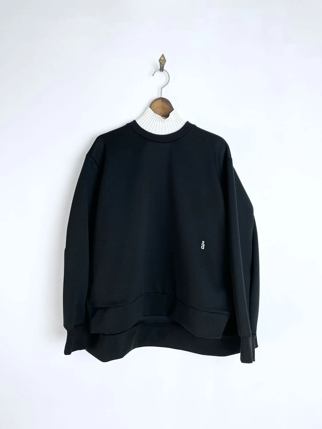 någonstans layered-neck pullover