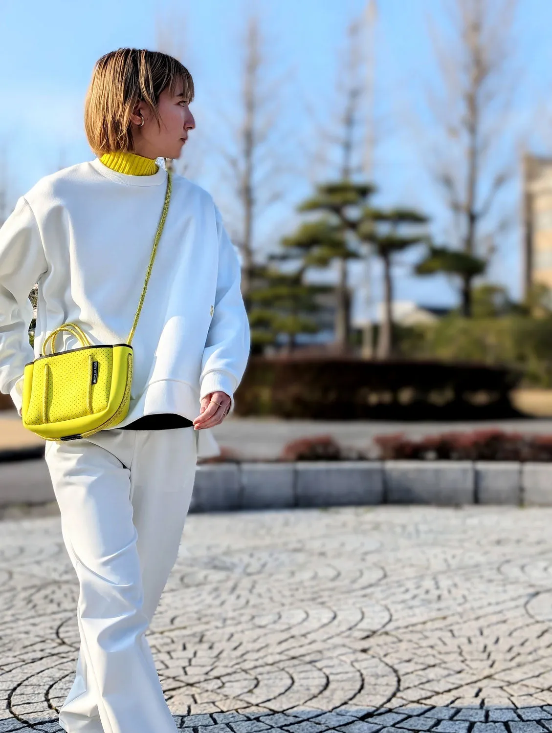 någonstans layered-neck pullover