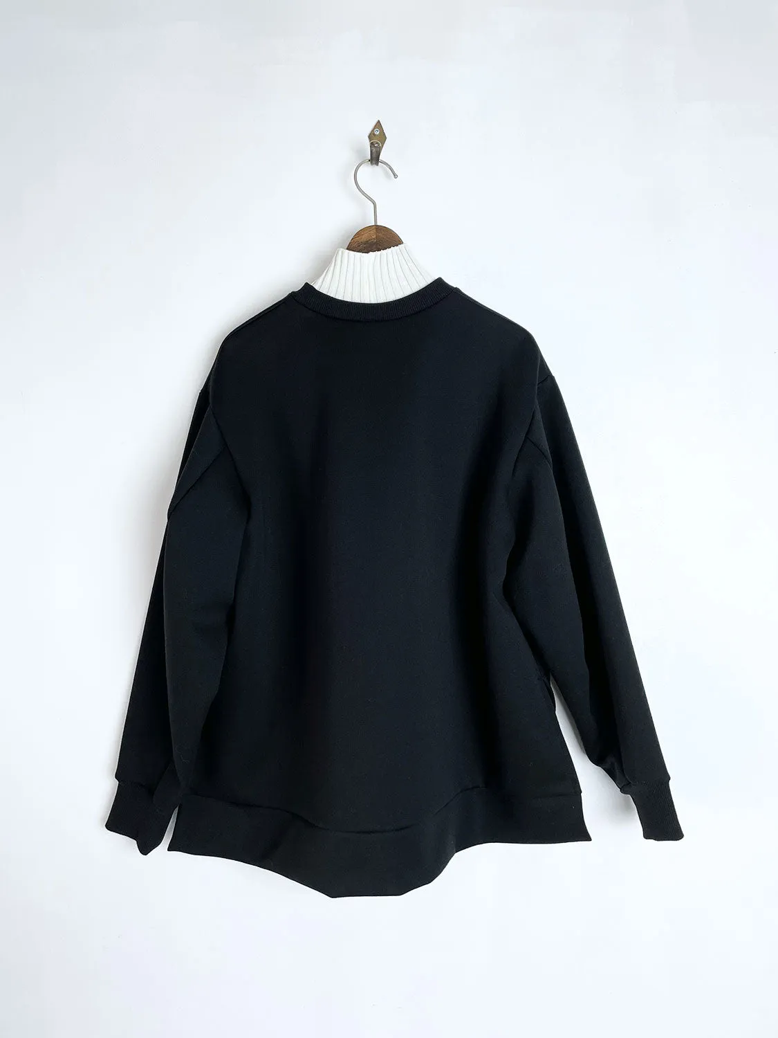 någonstans layered-neck pullover