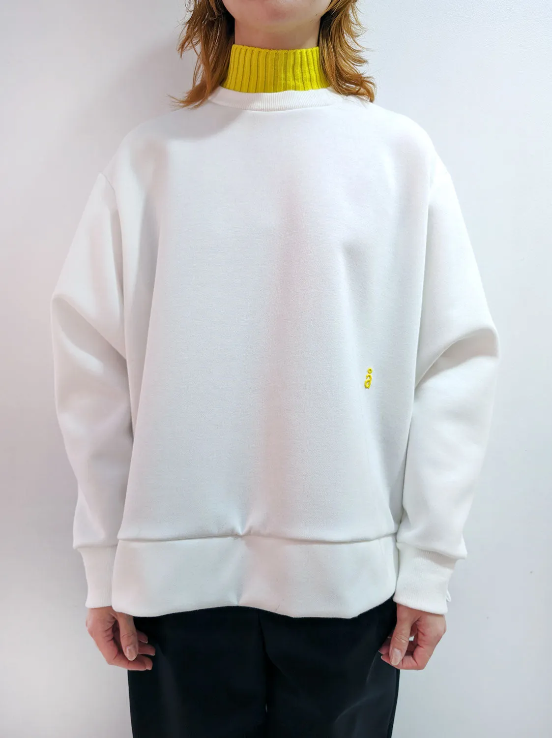 någonstans layered-neck pullover