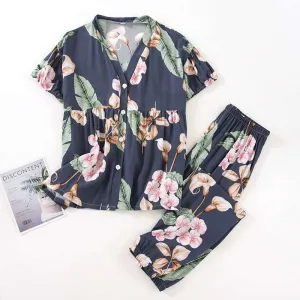 Women's Short Sleeved V-neck Shirt and Pants Thin Pajamas Set